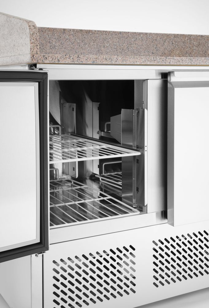 Arktic Pizzatisch, dreitürig mit Aufsatzkühlvitrine 380+40L