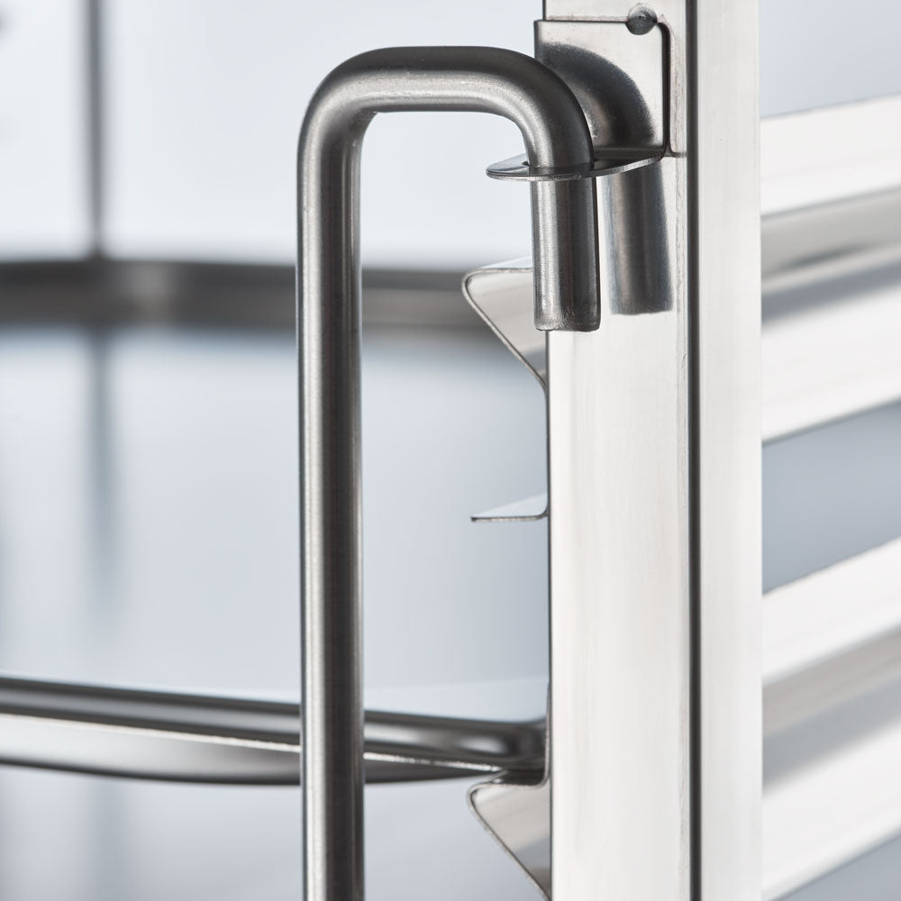 Stalgast Tablettwagen aus Edelstahl, passend für 14 x GN 2/1, 590 x 670 x 1735 mm (BxTxH)