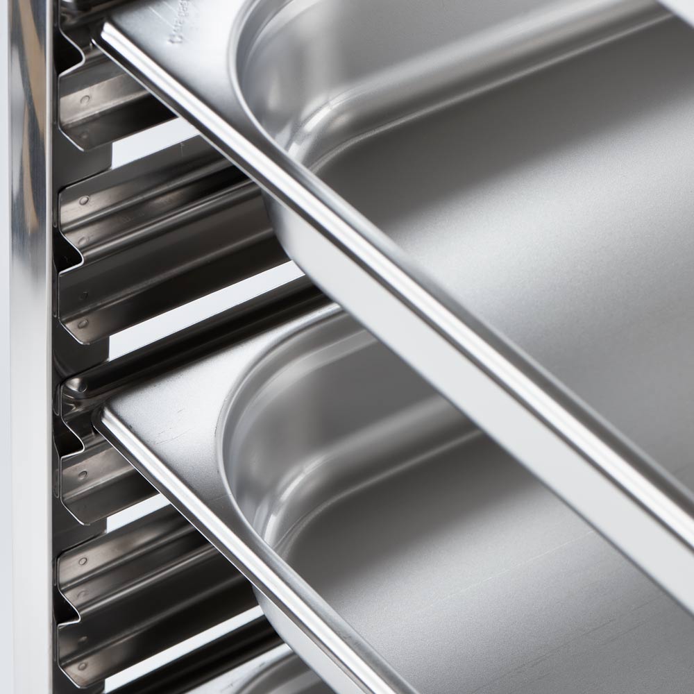 Stalgast Tablettwagen aus Edelstahl, passend für 14 x GN 2/1, 590 x 670 x 1735 mm (BxTxH)