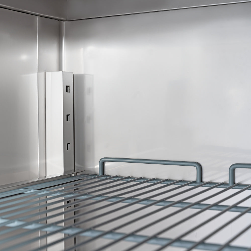 Stalgast Starline Edelstahl Tiefkühlschrank mit Rädern, GN 2/1, 740x830x2010 mm (BxTxH), 650 L