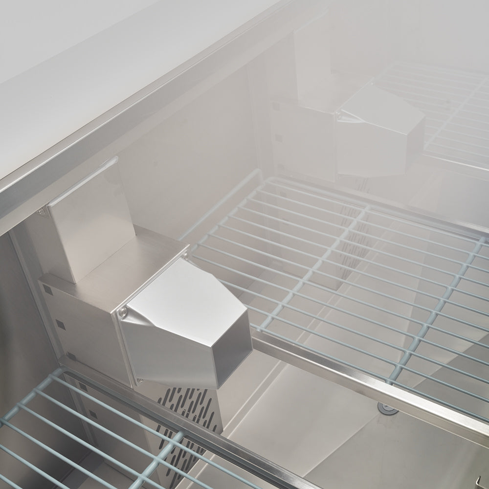 Stalgast Starline Saladette mit Glasaufsatz, 3-türig, GN 1/1, Aufnahme 16x GN1/4, 1365x700x1345 mm (BxTxH)