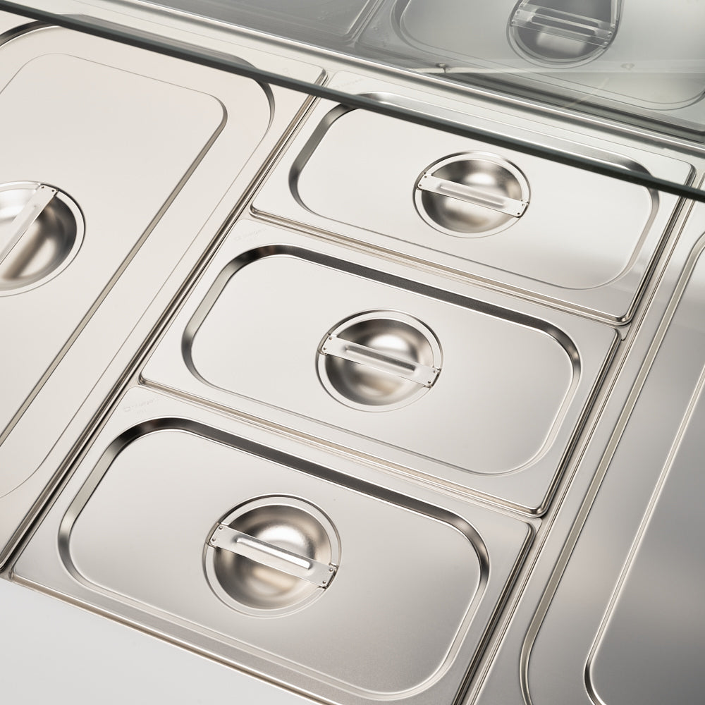 Stalgast Starline Saladette mit Glasaufsatz, 3-türig, GN 1/1, Aufnahme 16x GN1/4, 1365x700x1345 mm (BxTxH)